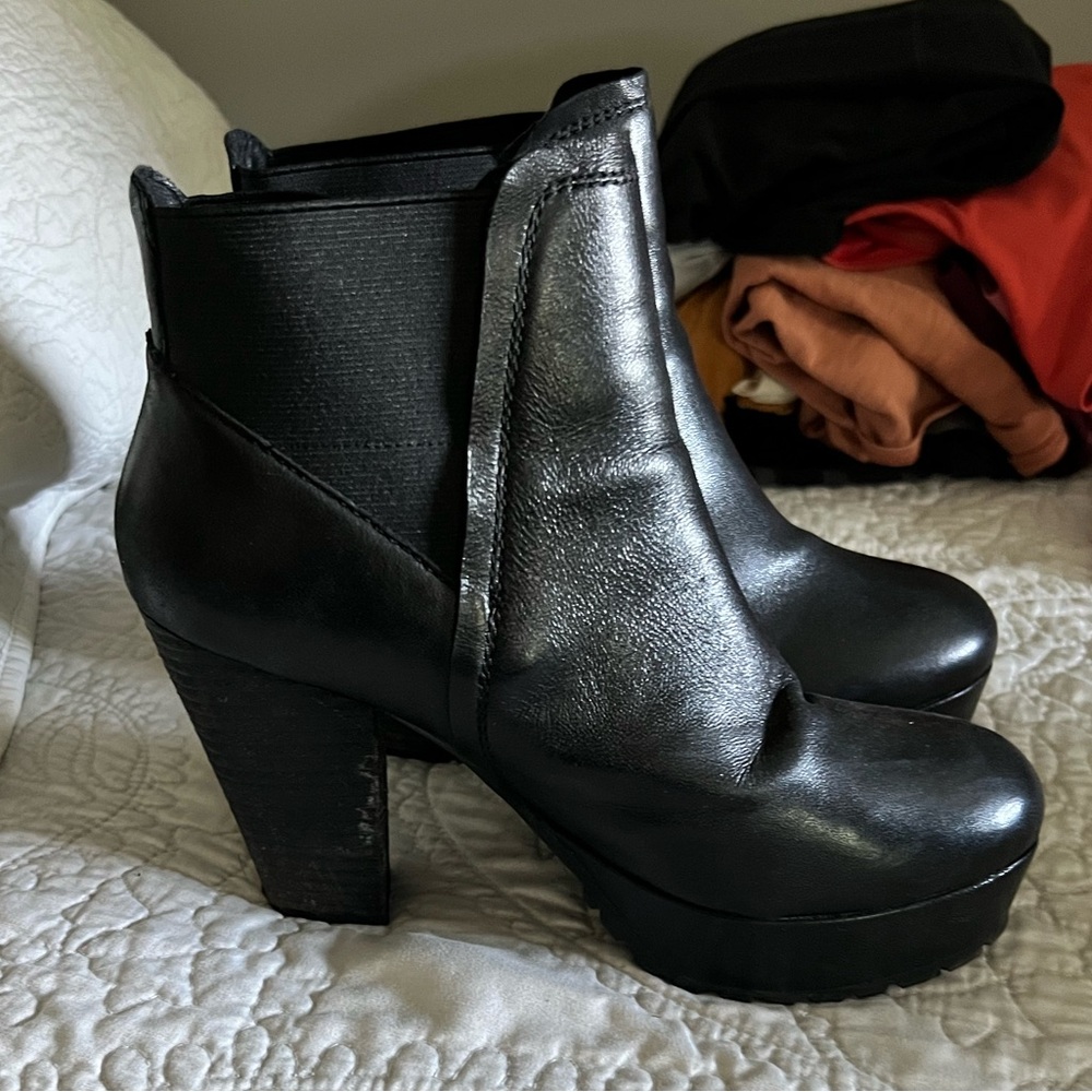 Steve Madden Chunky Leather Platform Booties